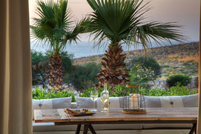 Imagen de los exteriores del Hotel Andronis Minois. Foto 10