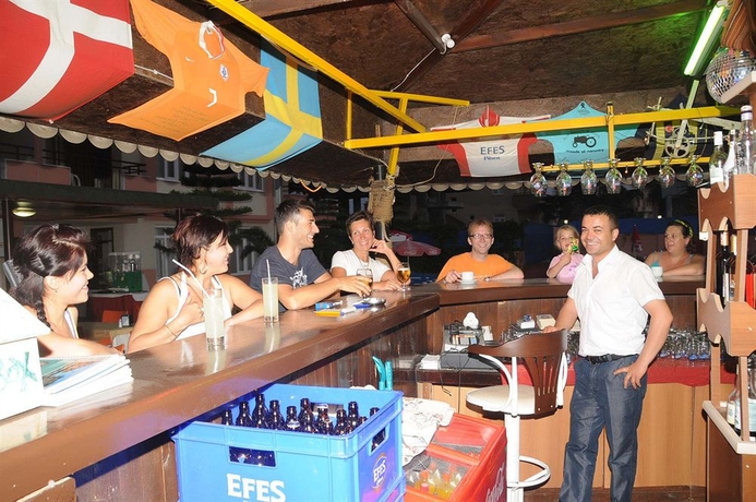 Imagen del bar/restaurante del Hotel Andros Family Club. Foto 1