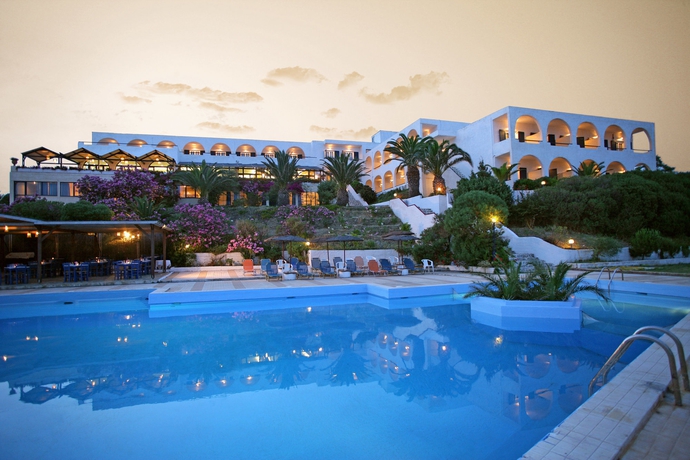 Imagen de la piscina del Hotel Andros Holiday. Foto 16