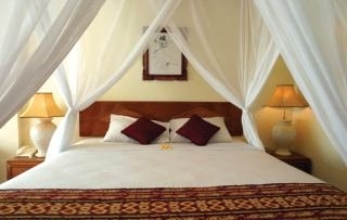 Imagen de la habitación del Hotel Aneka Beach Kuta. Foto 1