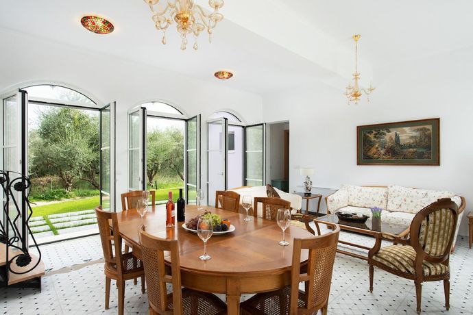 Imagen de la habitación del Hotel Aneli Villas - Villa Alexandra. Foto 15