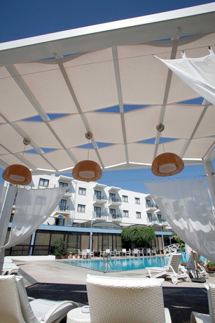 Imagen de los exteriores del Hotel Anemi and Suites. Foto 8