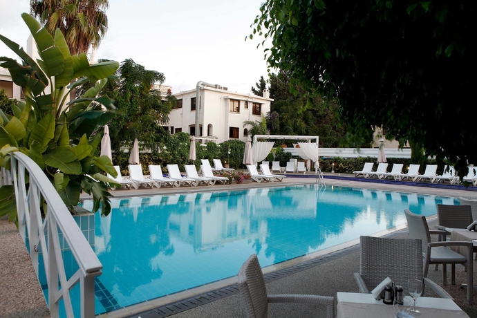 Imagen de la piscina del Hotel Anemi and Suites. Foto 16