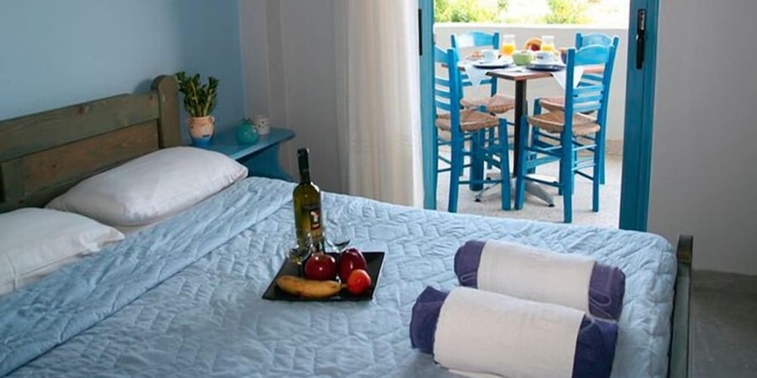 Imagen de la habitación del Hotel Anemomylos Bungalows. Foto 4