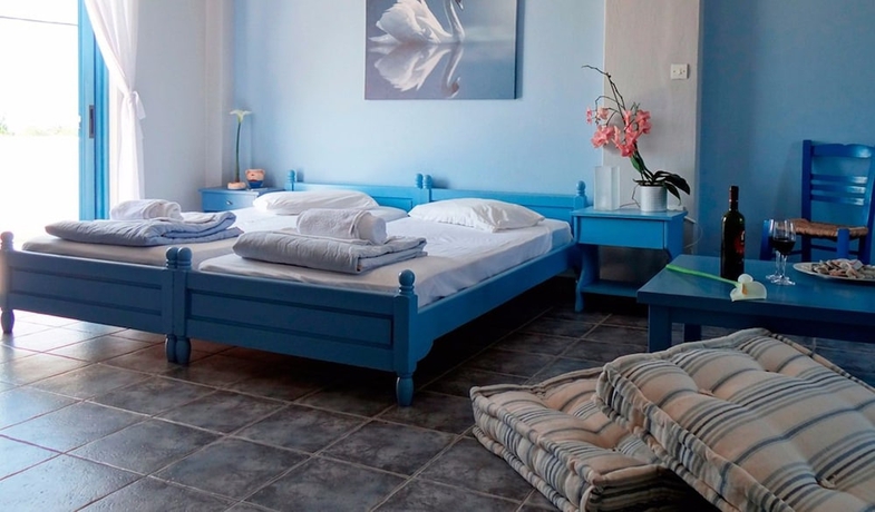 Imagen de la habitación del Hotel Anemomylos Bungalows. Foto 5