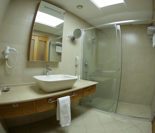 Imagen de la habitación del Hotel Anemon Cigli. Foto 13
