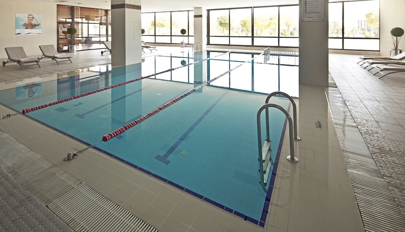 Imagen de la piscina del Hotel Anemon Eskisehir. Foto 17