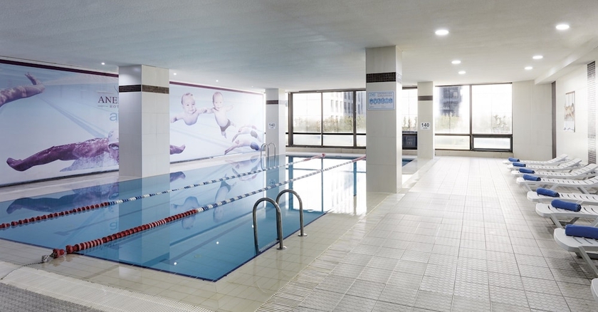 Imagen de la piscina del Hotel Anemon Eskisehir. Foto 18