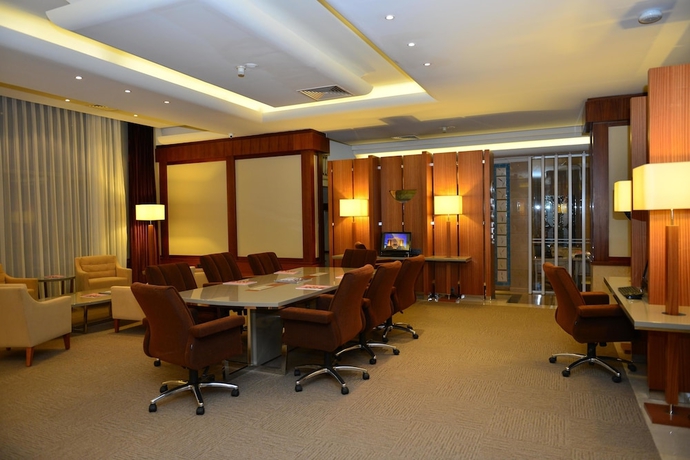 Imagen del bar/restaurante del Hotel Anemon Grand Manisa. Foto 4