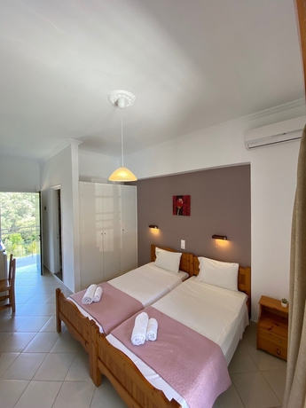 Imagen de la habitación del Hotel Anemona Studios. Foto 4