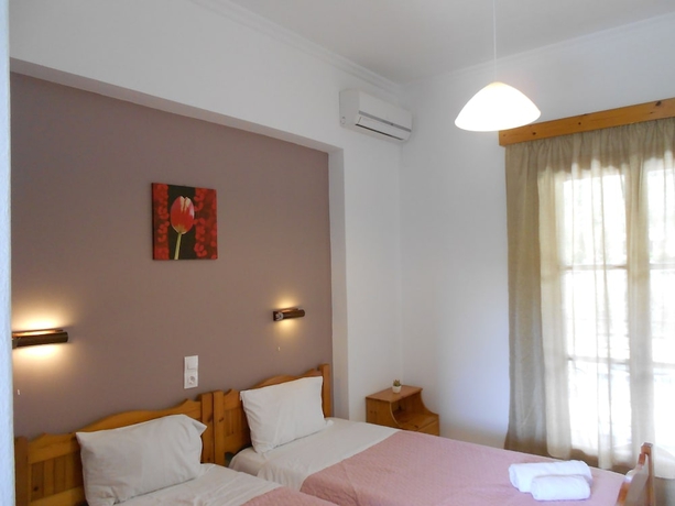 Imagen de la habitación del Hotel Anemona Studios. Foto 5