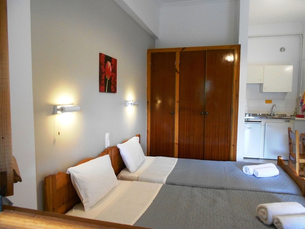 Imagen de la habitación del Hotel Anemona Studios. Foto 7