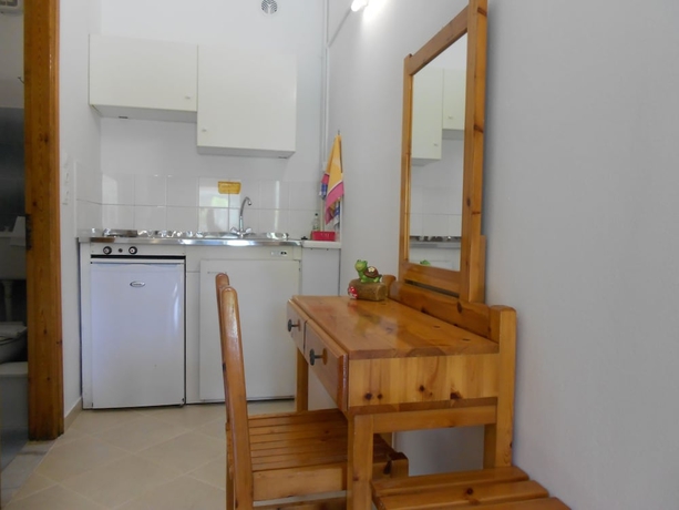 Imagen de la habitación del Hotel Anemona Studios. Foto 8