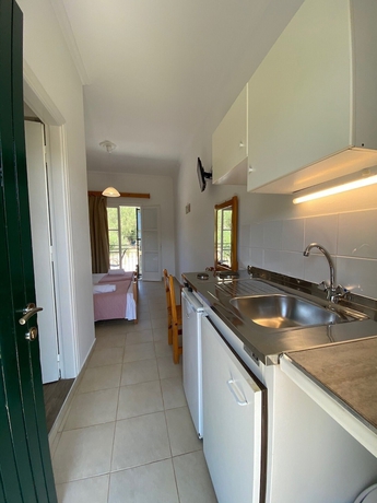 Imagen de la habitación del Hotel Anemona Studios. Foto 9