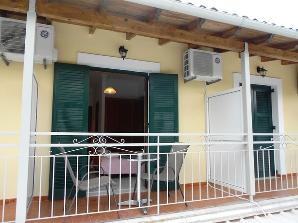 Imagen de la habitación del Hotel Anemona Studios. Foto 11