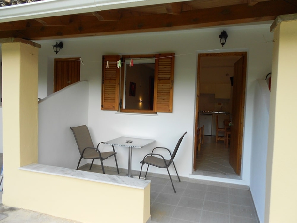 Imagen de la habitación del Hotel Anemona Studios. Foto 12