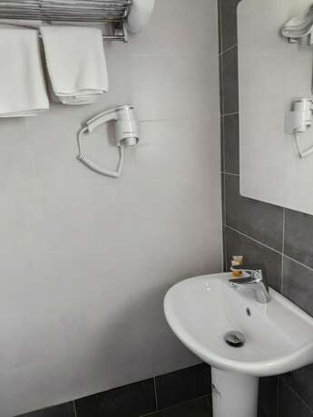 Imagen de la habitación del Hotel Anesi. Foto 30