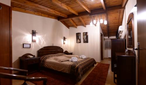 Imagen de la habitación del Hotel Anesis, Kalavryta. Foto 2
