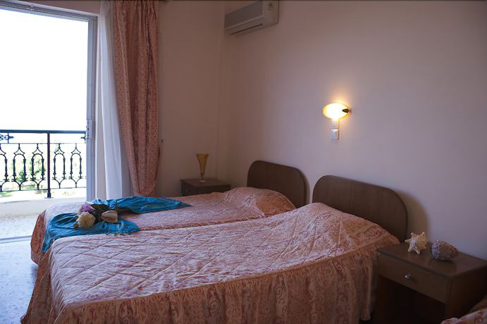 Imagen de la habitación del Hotel Anetis Beach. Foto 7