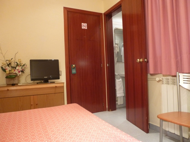 Imagen de la habitación del Hotel Aneto, Las Ramblas. Foto 4