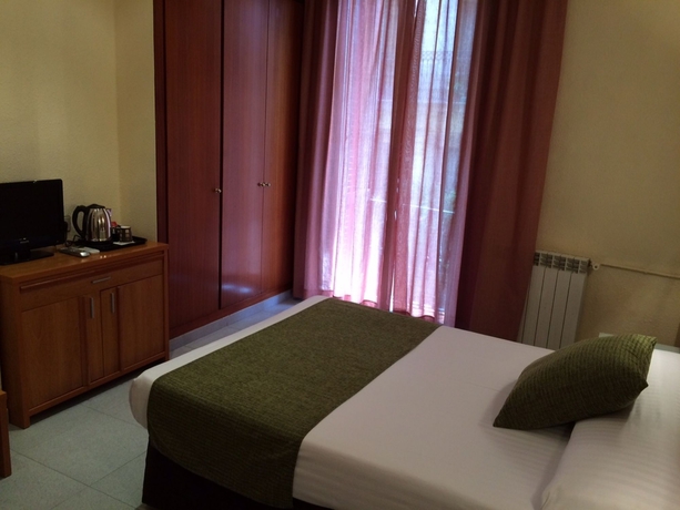Imagen de la habitación del Hotel Aneto, Las Ramblas. Foto 11