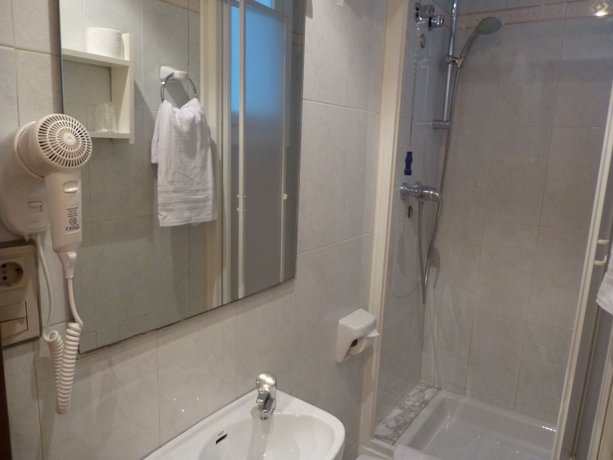 Imagen de la habitación del Hotel Aneto, Las Ramblas. Foto 13