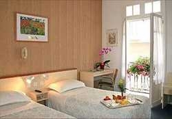 Imagen de la habitación del Hotel Aneto, Lourdes. Foto 2