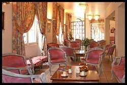 Imagen de los interiores del Hotel Aneto, Lourdes. Foto 3