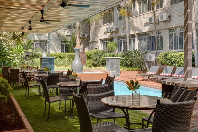 Imagen de la piscina del Hotel Anew Capital Pretoria. Foto 16