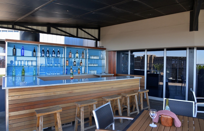 Imagen del bar/restaurante del Hotel Anew Parktonian Johannesburg. Foto 7
