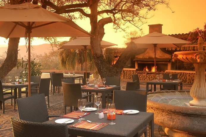 Imagen del bar/restaurante del Hotel Anew Resort Hazyview Kruger Park. Foto 2