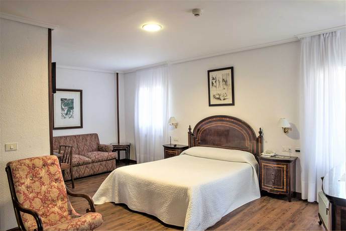 Imagen general del Hotel Anexo Los Infantes. Foto 11