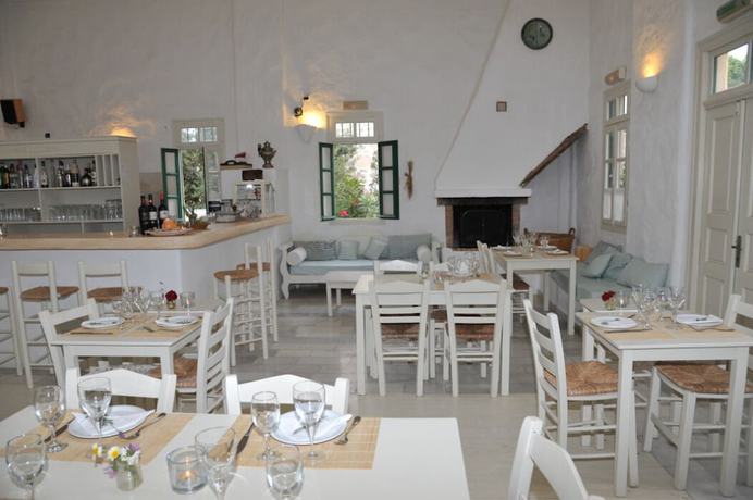 Imagen del bar/restaurante del Hotel Anezina, Paros. Foto 2