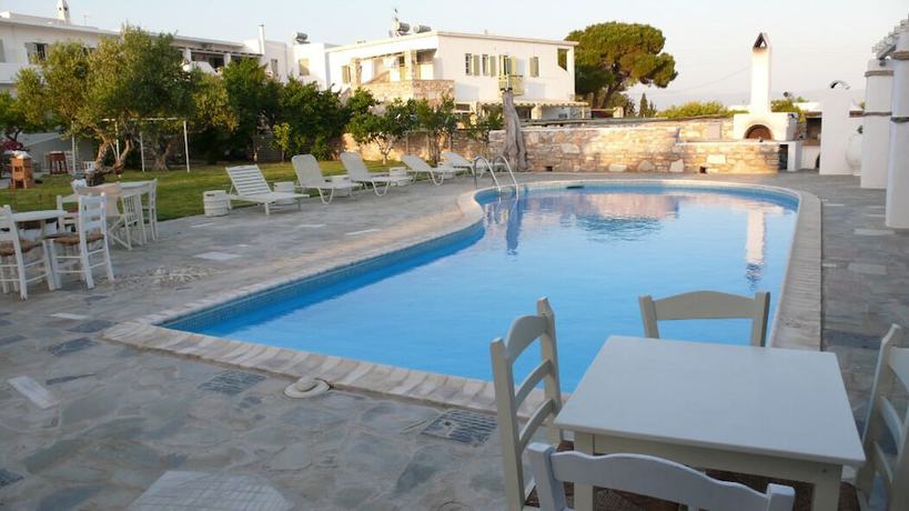 Imagen de la piscina del Hotel Anezina, Paros. Foto 20