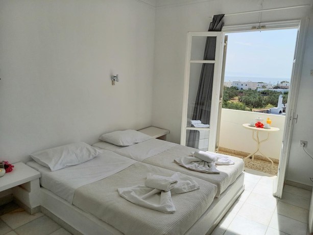 Imagen de la habitación del Hotel Anezina, Paros. Foto 17