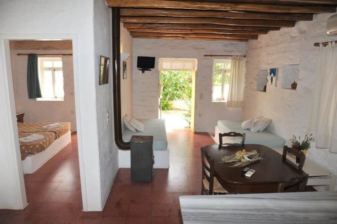 Imagen de la habitación del Hotel Anezina Village. Foto 3