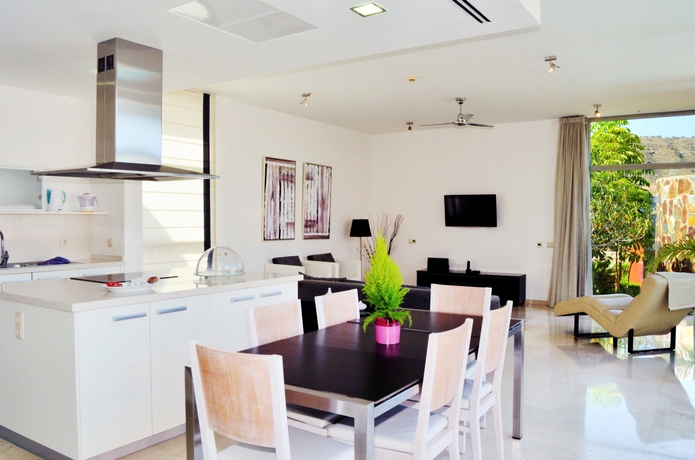 Imagen de la habitación del Hotel Anfi Opal Villas. Foto 3