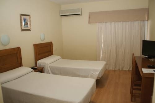 Imagen de la habitación del Hotel Anfora. Foto 13