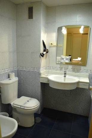 Imagen de la habitación del Hotel Anfora, Melilla. Foto 15