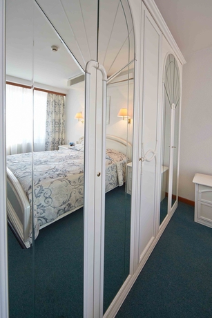 Imagen de la habitación del Hotel Angara. Foto 3