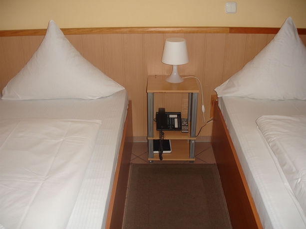 Imagen de la habitación del Hotel Angel, Frankfurt. Foto 5