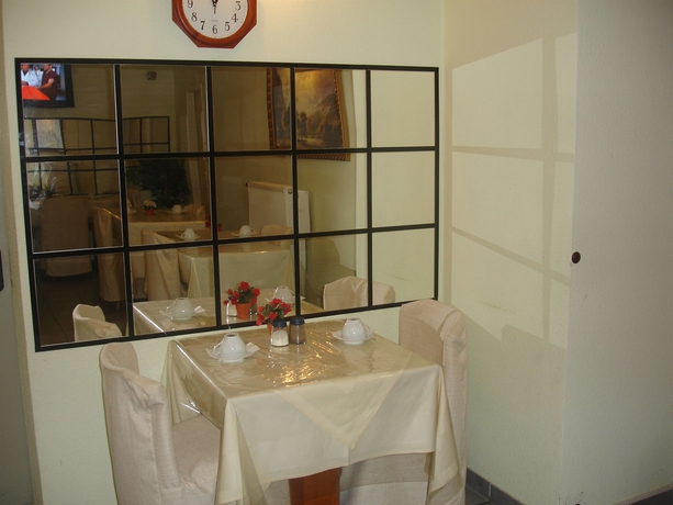 Imagen del bar/restaurante del Hotel Angel, Frankfurt. Foto 2