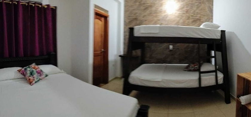 Imagen de la habitación del Hotel Angel Maria. Foto 4