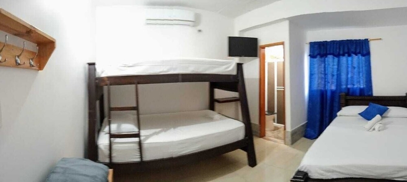 Imagen de la habitación del Hotel Angel Maria. Foto 15