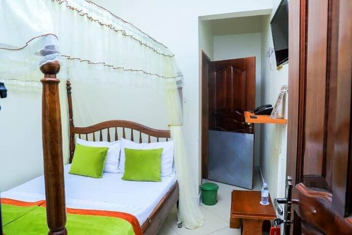 Imagen de la habitación del Hotel Angel Motel. Foto 11