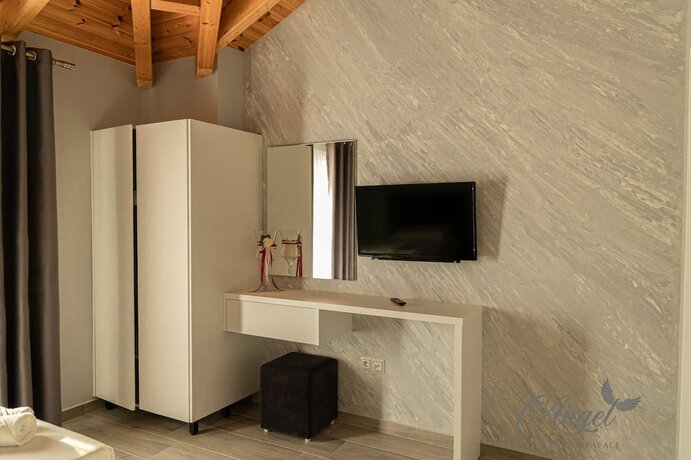 Imagen de la habitación del Hotel Angel Saranda Palace. Foto 11