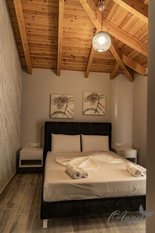 Imagen de la habitación del Hotel Angel Saranda Palace. Foto 15