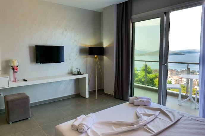 Imagen de la habitación del Hotel Angel Saranda Palace. Foto 19