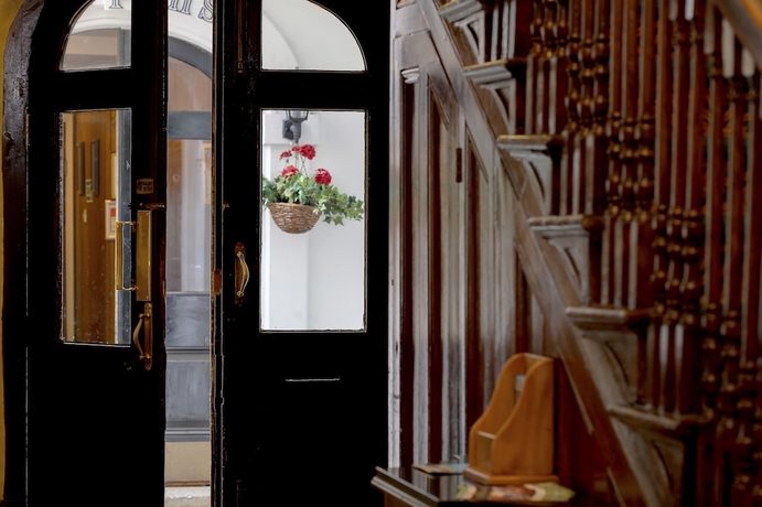 Imagen de los interiores del Hotel Angel and Royal. Foto 19