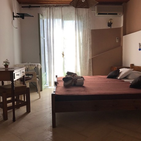 Imagen de la habitación del Hotel Angela Pension. Foto 5